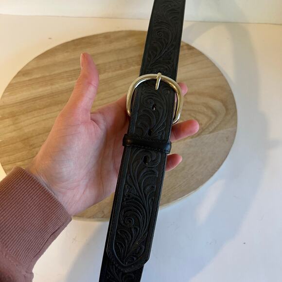 Silver Creek USA Made Floral Tooled Black Genuine Leather Silver Belt Size Large - Picture 2 of 12
